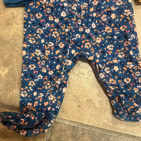 Carters 3 months fall outfits - Picture 5 of 5